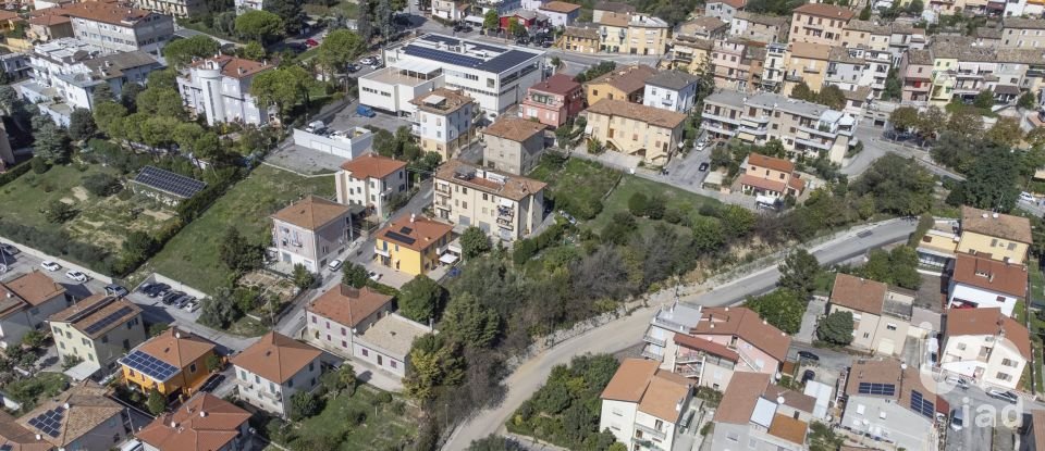 Land of 1,700 m² in Castelfidardo (60022)