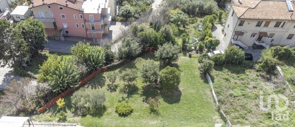 Land of 1,700 m² in Castelfidardo (60022)