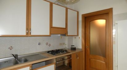 Apartment 5 rooms of 80 m² in Genova (16134)