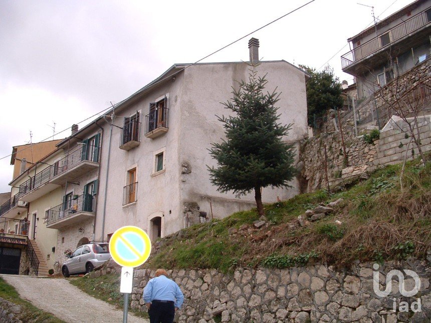 House 6 rooms of 120 m² in Scontrone (67030)