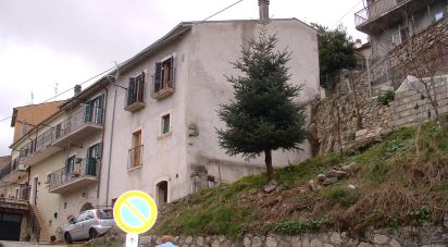 House 6 rooms of 120 m² in Scontrone (67030)