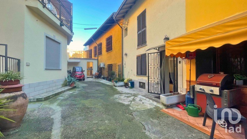 Four-room apartment of 129 m² in Desio (20832)