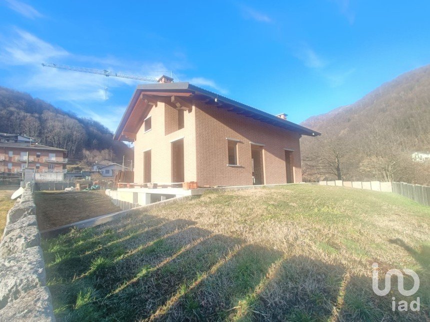 Casa indipendente 5 locali di 200 m² in Mezzenile (10070)