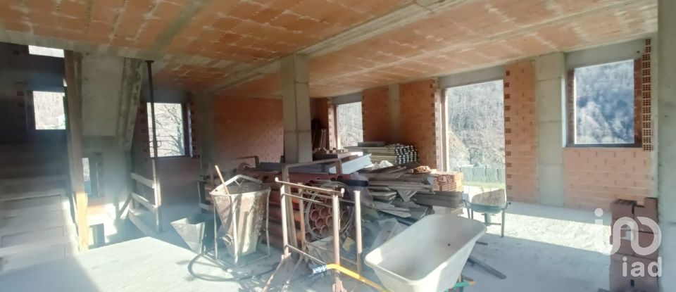 Casa indipendente 5 locali di 200 m² in Mezzenile (10070)