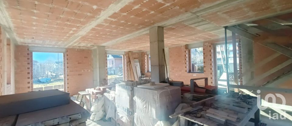 Casa indipendente 5 locali di 200 m² in Mezzenile (10070)