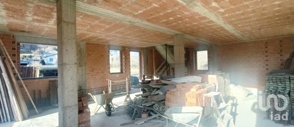 Casa indipendente 5 locali di 200 m² in Mezzenile (10070)