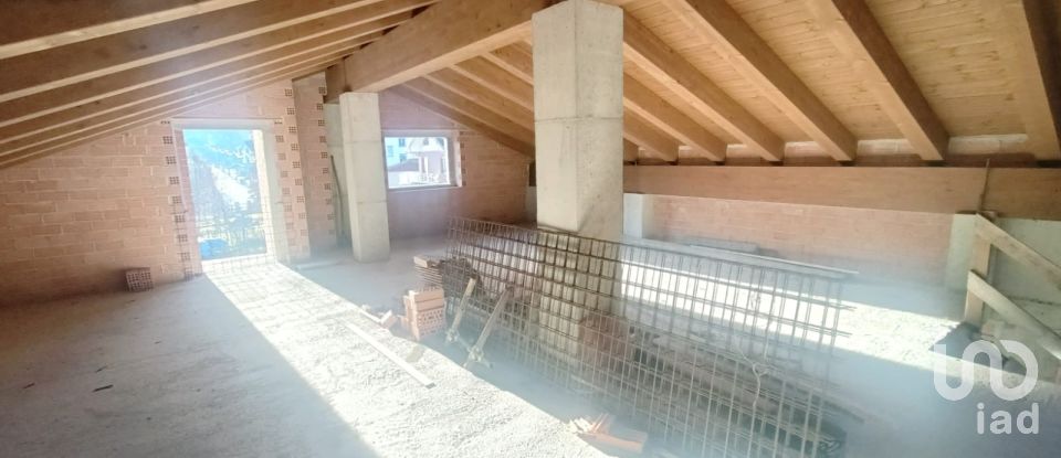 Casa indipendente 5 locali di 200 m² in Mezzenile (10070)