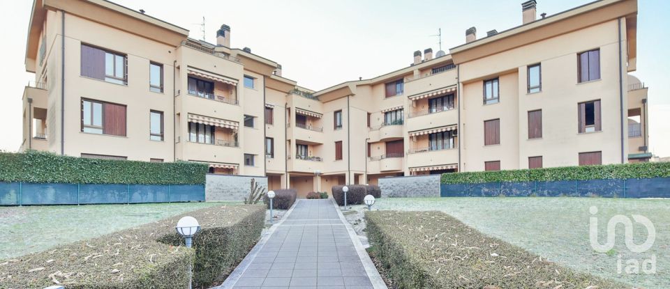 Trilocale di 98 m² a Meda (20821)