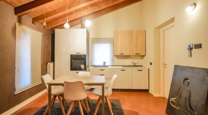 Casa 4 locali di 109 m² in Lonato del Garda (25017)