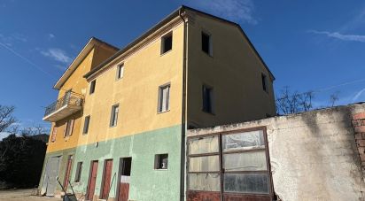 House 6 rooms of 400 m² in Francavilla d'Ete (63816)