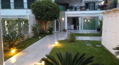 Casale 4 locali di 110 m² in Ischia (80077)