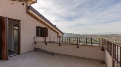 Loft 4 rooms of 193 m² in Urbisaglia (62010)