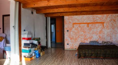 House 10 rooms of 289 m² in Cengio (17056)