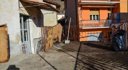 House 8 rooms of 220 m² in Cengio (17056)