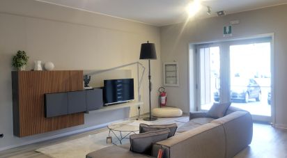 Shop / premises commercial of 680 m² in Perugia (06129)