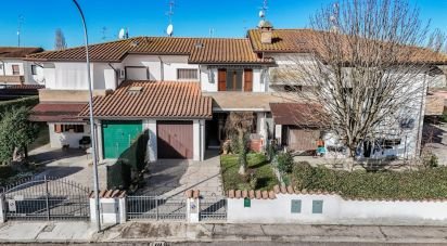 Traditional house 3 rooms of 142 m² in Migliaro (44020)