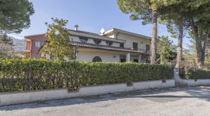 Farm 12 rooms of 340 m² in Cingoli (62011)