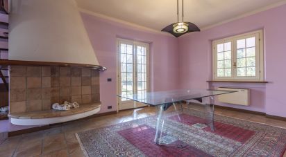 Casale 12 locali di 340 m² in Cingoli (62011)