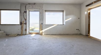 House boat 8 rooms of 250 m² in Montegranaro (63812)