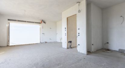 House boat 8 rooms of 250 m² in Montegranaro (63812)