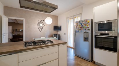 Casa indipendente / Villa 19 locali di 614 m² in Castel Goffredo (46042)