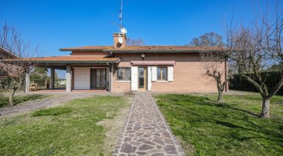 House 12 rooms of 400 m² in Ostellato (44020)