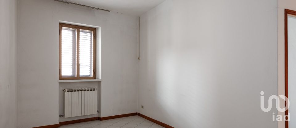 Duplex 3 rooms of 86 m² in Rovello Porro (22070)