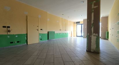 Negozio / locale commerciale di 70 m² in Lanzo Torinese (10074)