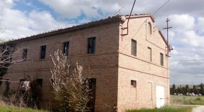 House 14 rooms of 942 m² in Jesi (60035)