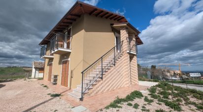 Casa indipendente / Villa 5 locali di 180 m² in Ripe San Ginesio (62020)