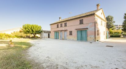 House boat 5 rooms of 245 m² in Osimo (60027)