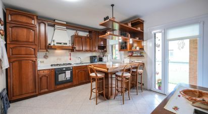 Casa indipendente 6 locali di 211 m² in Codigoro (44021)