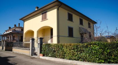 Casale 21 locali di 340 m² in Arezzo (52100)