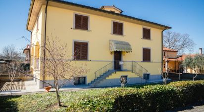 Casale 21 locali di 340 m² in Arezzo (52100)