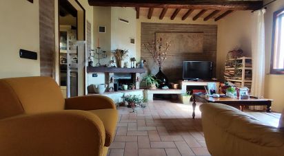 Appartamento 5 locali di 92 m² a Reggio nell'Emilia (42124)