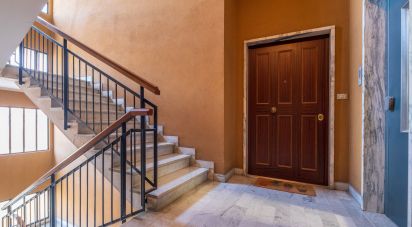 Apartment 7 rooms of 128 m² in Genova (16154)