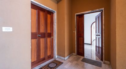Apartment 7 rooms of 128 m² in Genova (16154)