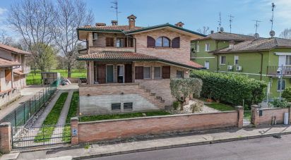 House 11 rooms of 380 m² in Ostellato (44020)