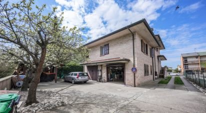 House 11 rooms of 380 m² in Ostellato (44020)