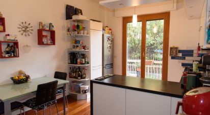 Appartamento 5 locali di 74 m² a Genova (16154)