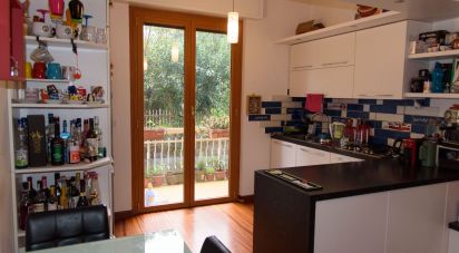 Appartamento 5 locali di 74 m² a Genova (16154)