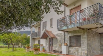 Three-room apartment of 70 m² in Borghetto Santo Spirito (17052)