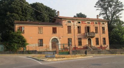 Rustico 13 locali di 551 m² in Goito (46044)