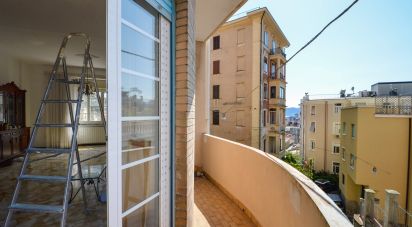 Apartment 8 rooms of 178 m² in Savona (17100)