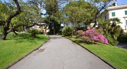 Hotel 3 rooms of 70 m² in Genova (16167)