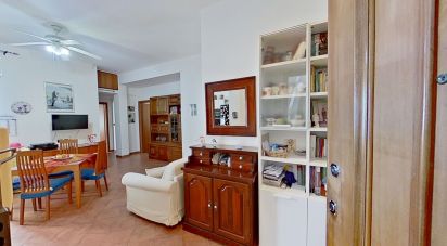 Apartment 6 rooms of 77 m² in Genova (16132)