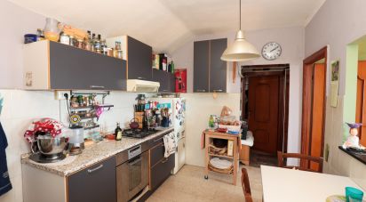 Abitazione 10 locali di 143 m² in Genova (16133)