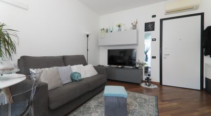 Four-room apartment of 60 m² in Genova (16149)