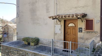 House 5 rooms of 180 m² in Cagli (61043)