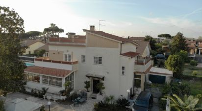 Farm 11 rooms of 327 m² in Anzio (00042)